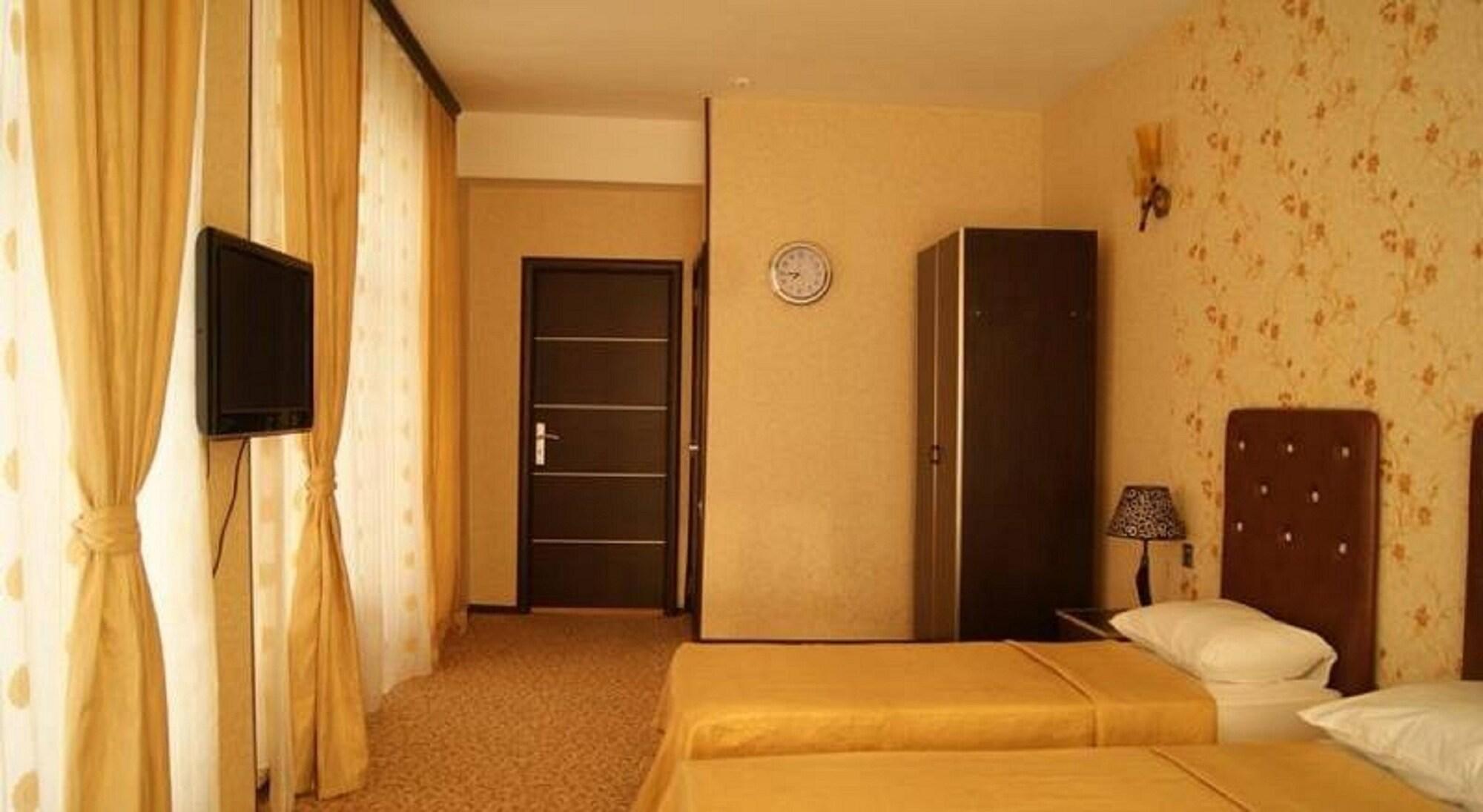 Avand Hotel Bakoe Buitenkant foto