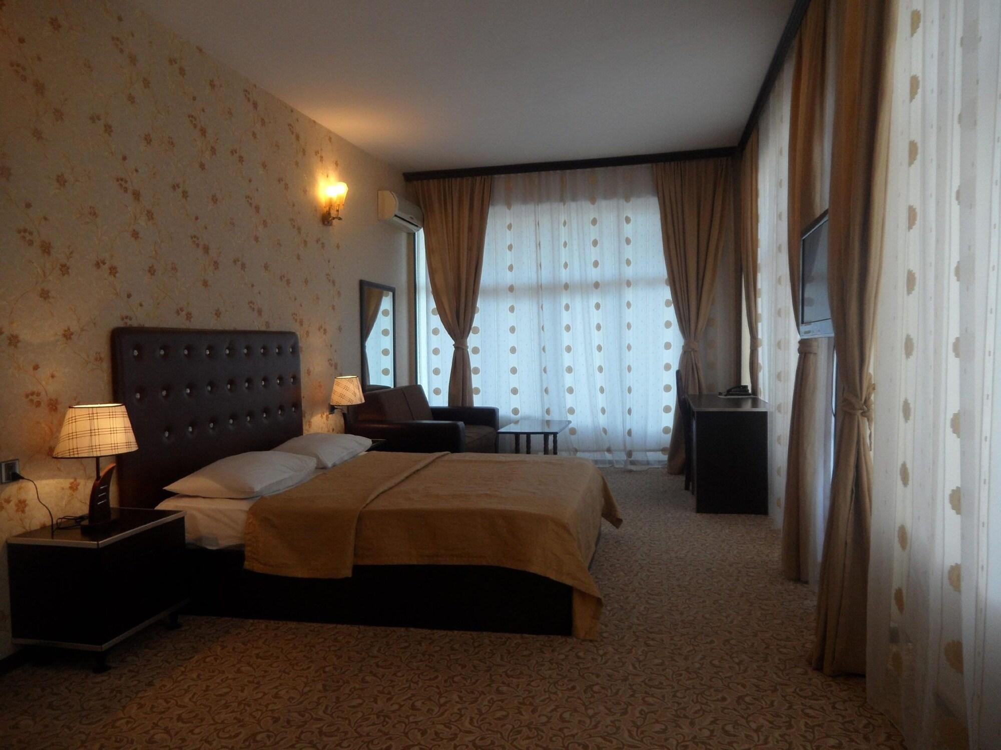 Avand Hotel Bakoe Buitenkant foto