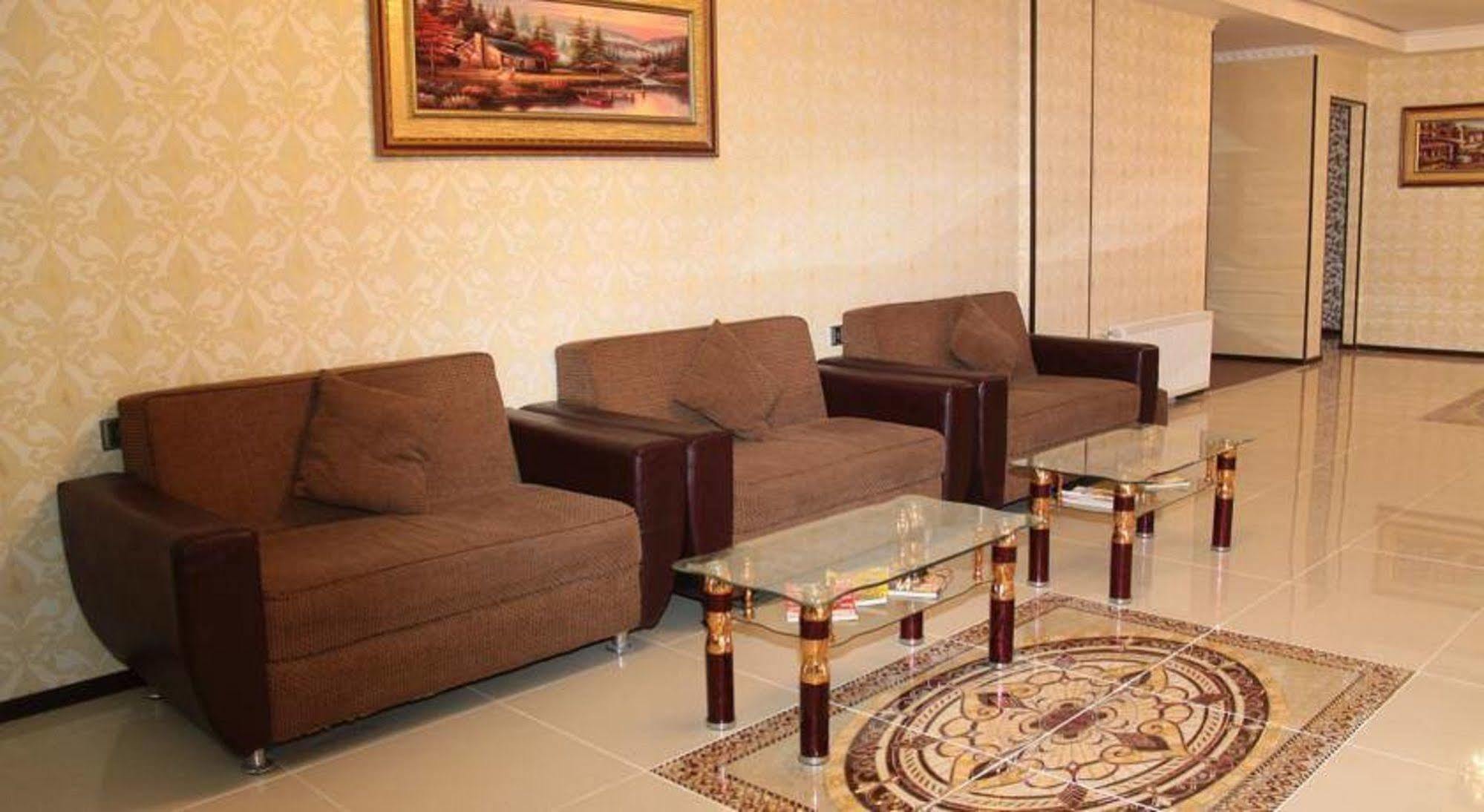 Avand Hotel Bakoe Buitenkant foto