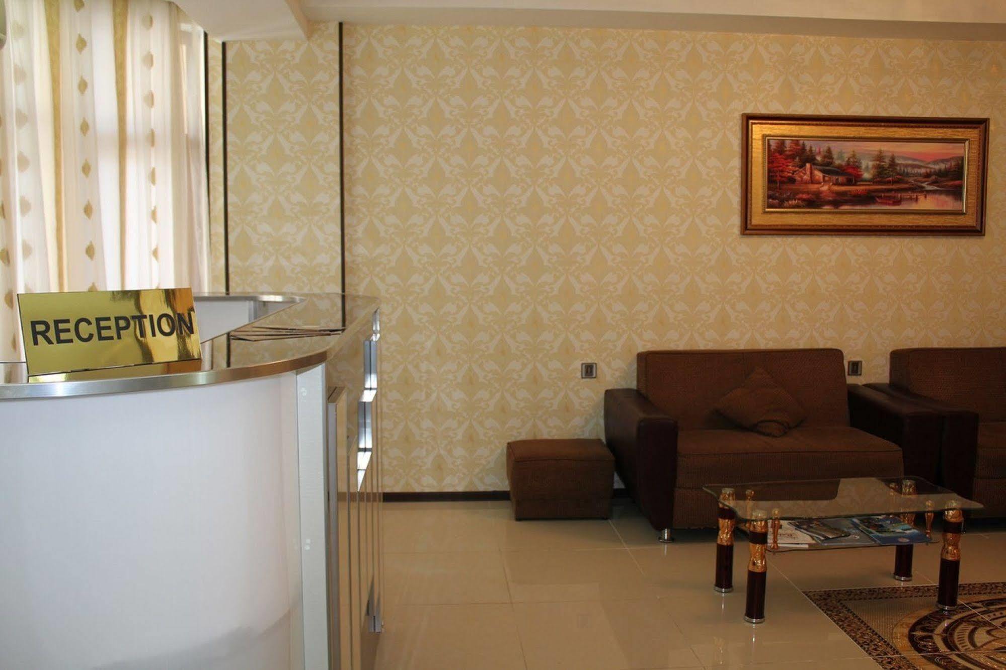 Avand Hotel Bakoe Buitenkant foto