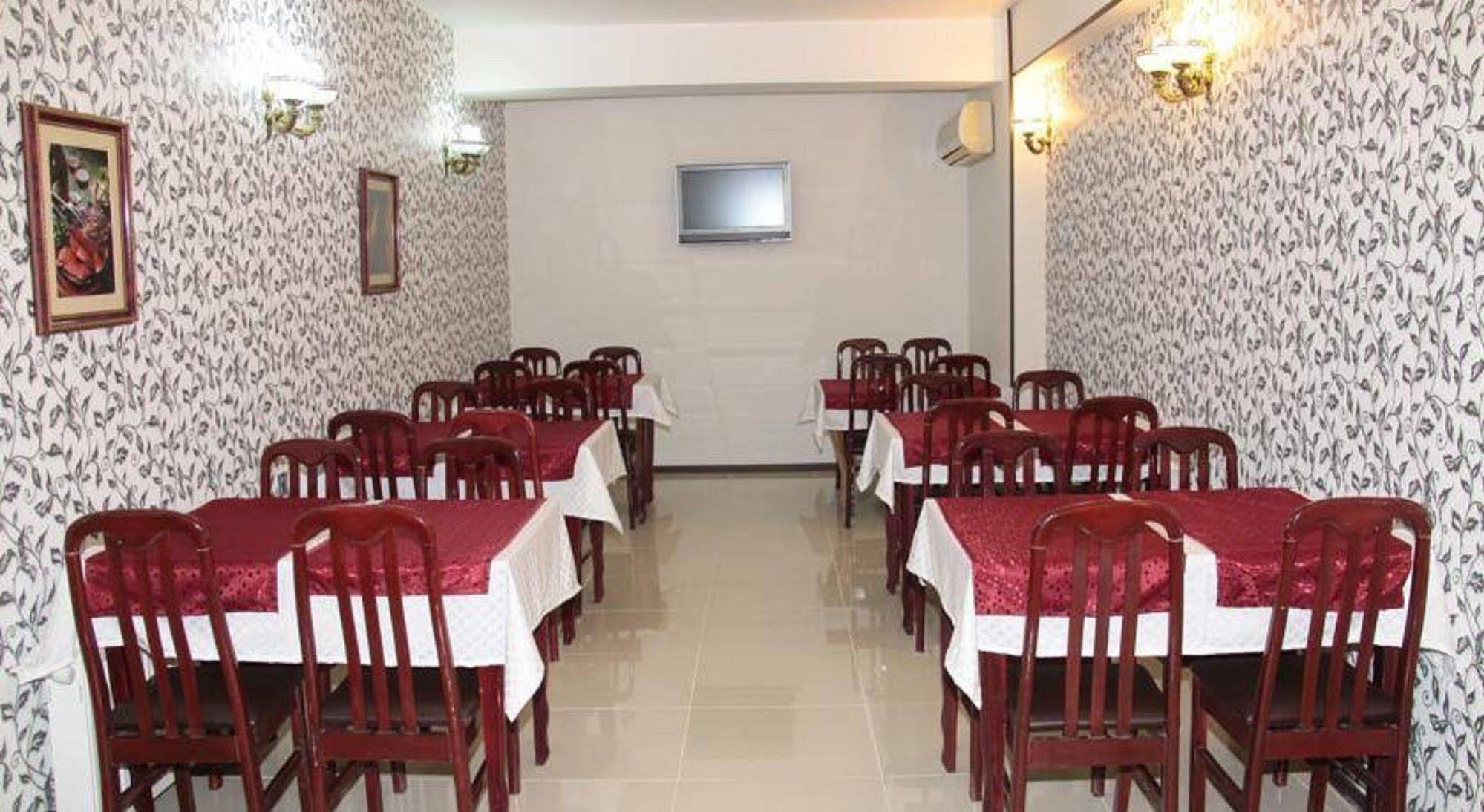 Avand Hotel Bakoe Buitenkant foto